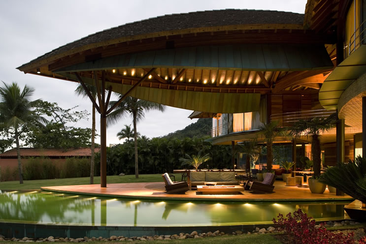 living area pool