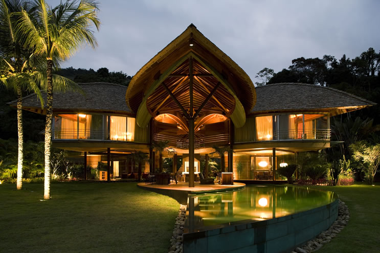Leaf House pool area