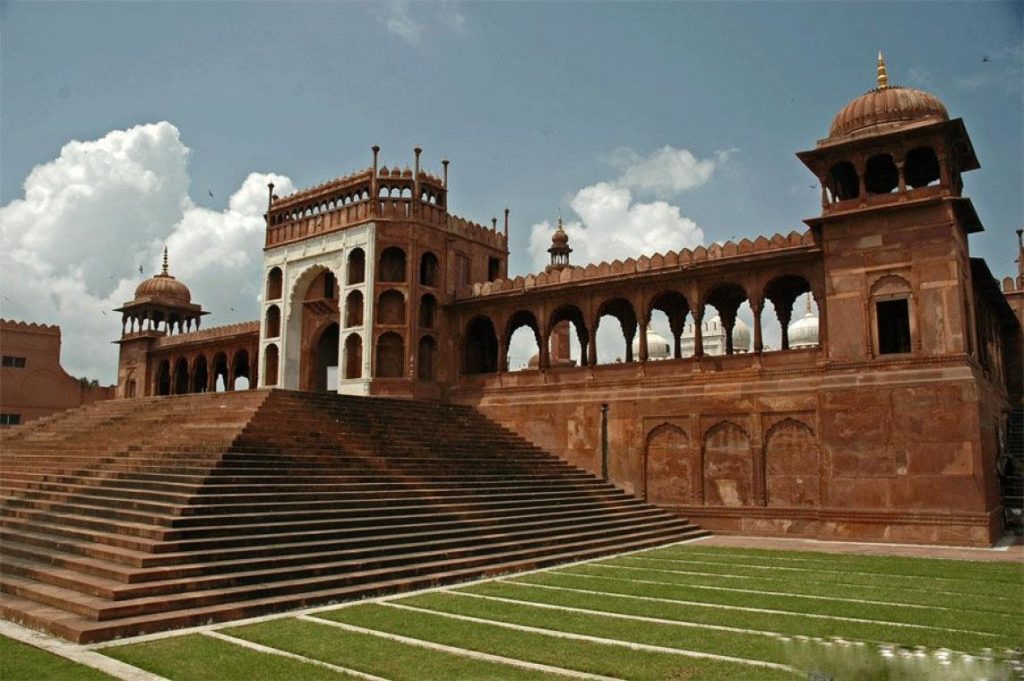 Pearl Mosque – Bhopal, India