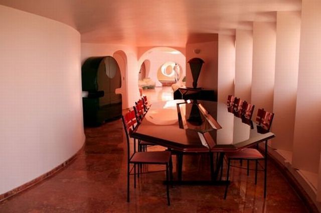 Bubble house dining