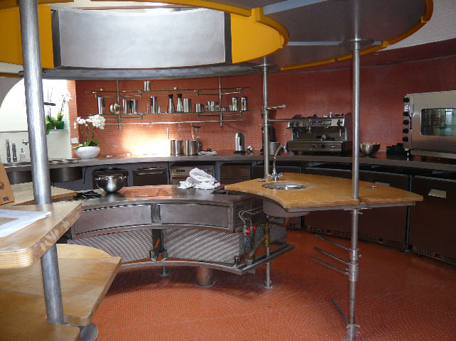 Bubble house kitchen