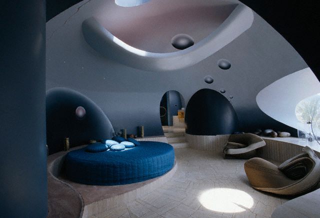 Bubble house pierre bulles bedroom