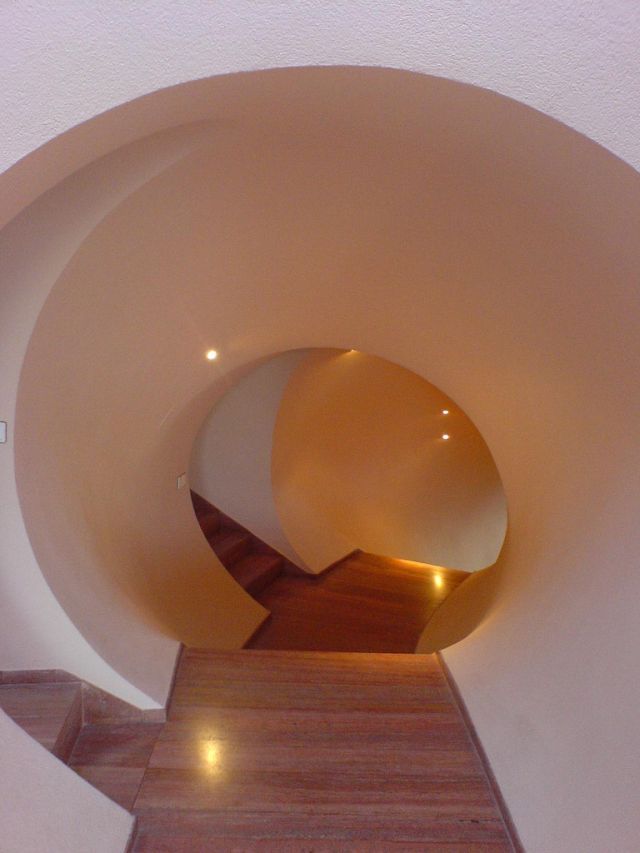 Palais Bulles stairway