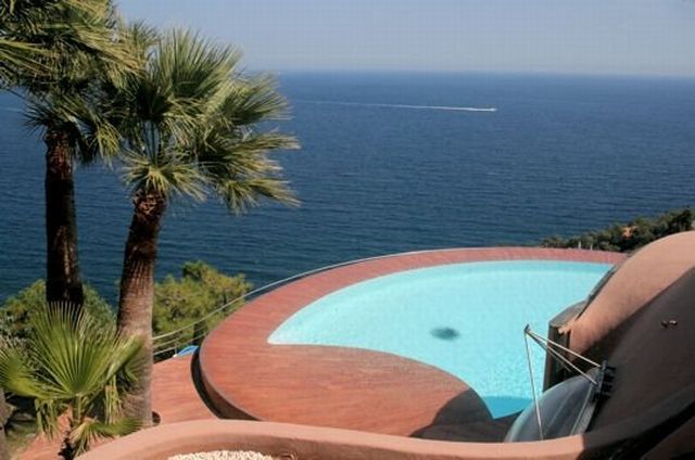 Bubble house swimming pool