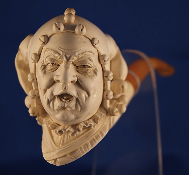 carved meerschaum pipes