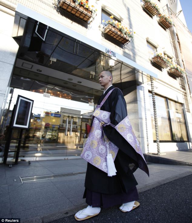 corpse hotel japan