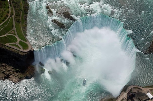 Niagara Falls beautiful waterfalls