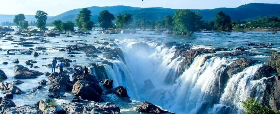 Hogenakkal Falls - Beautiful Waterfalls