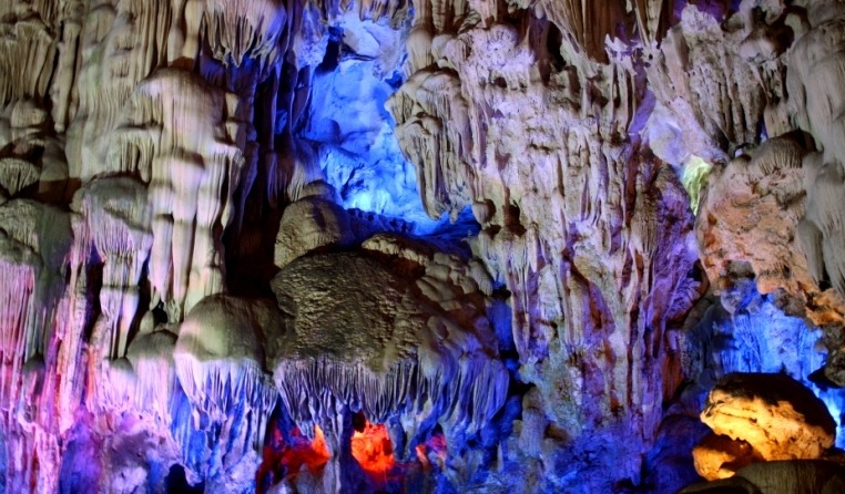 Thien Cung Grotto Halong Bay