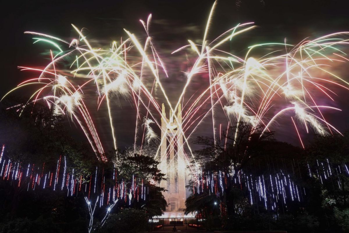 Manila Philippines New year eve fireworks 2021